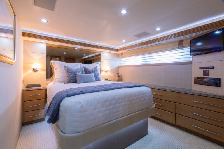 Double cabin