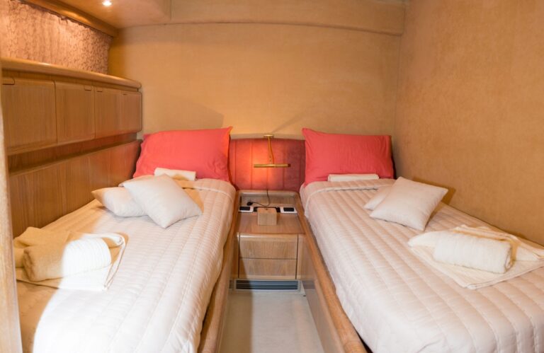 Twin Cabin