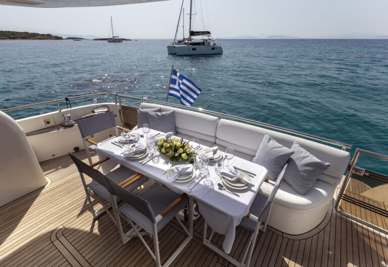 Aft deck dining