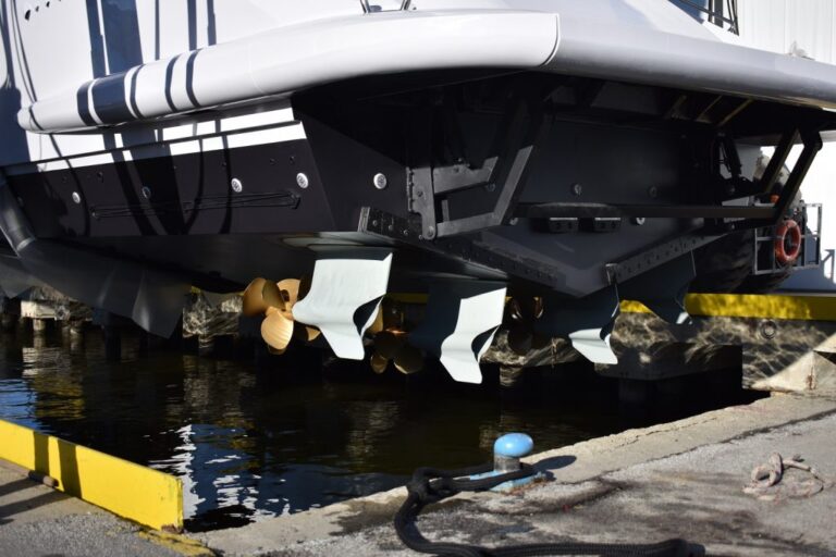 M/Y Amer F100
