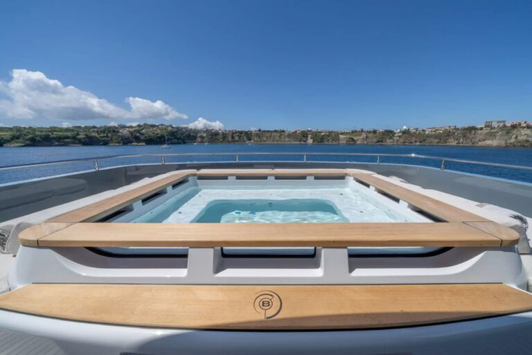 Exterior Sunbathing Area