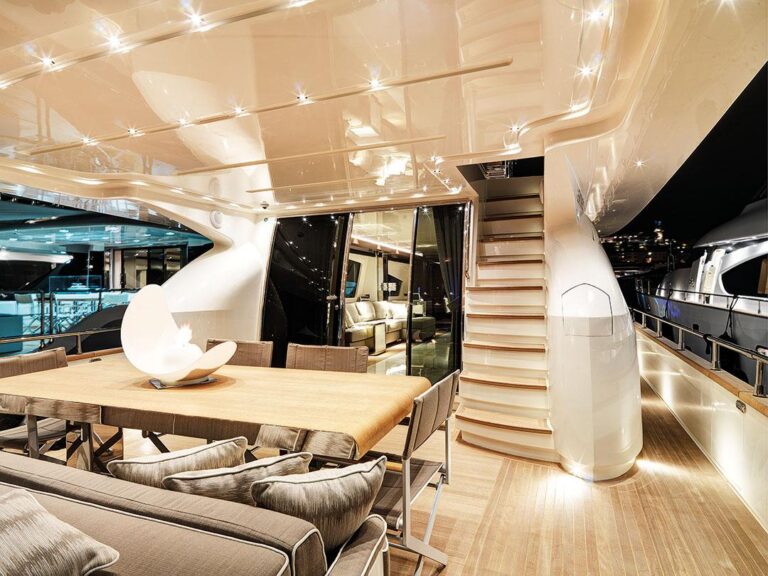 Aft Deck With Alfresco Dining