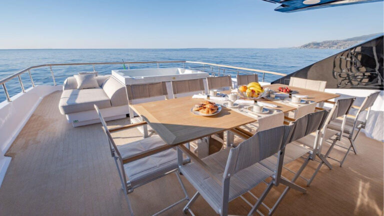 Al Fresco Dining