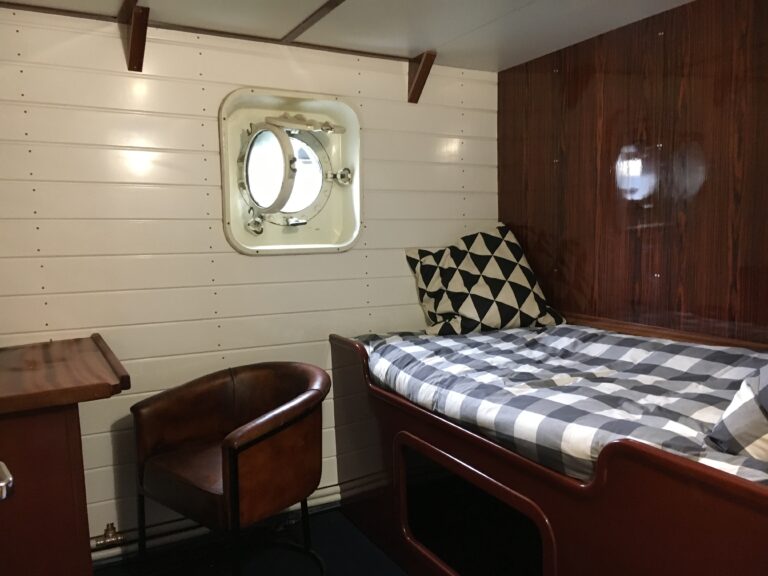 Single Cabin