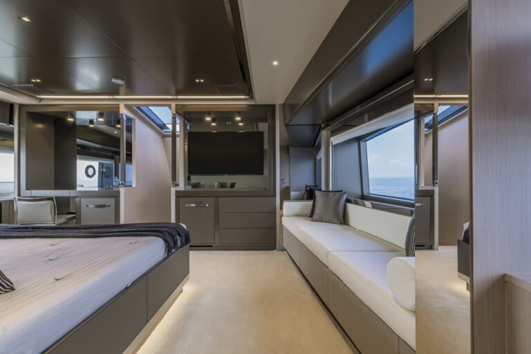 Master Suite (sistership)