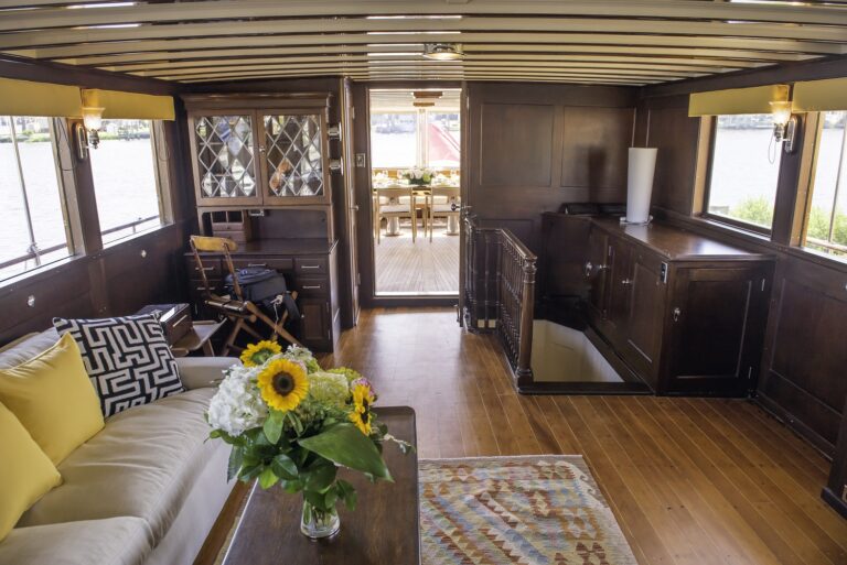 Saloon