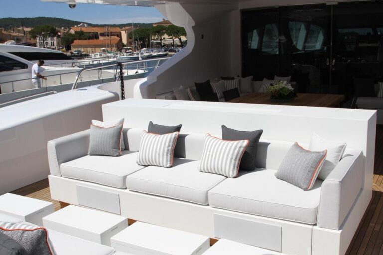 MY BEACHOUSE - Aft deck sofa