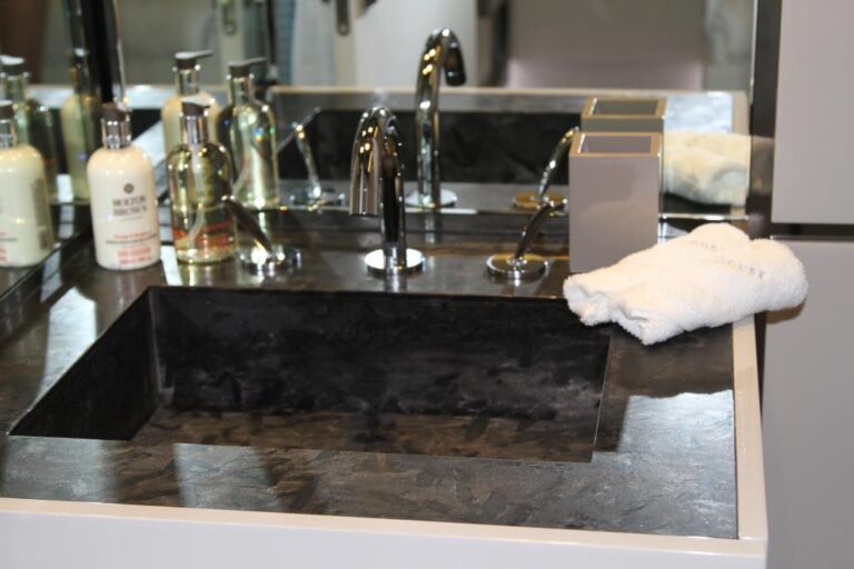 MY BEACHOUSE - Ensuite detail