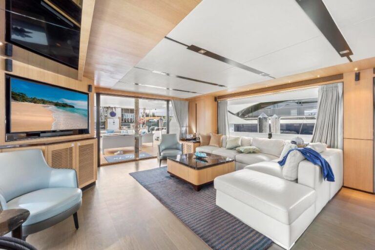 Main Deck Salon