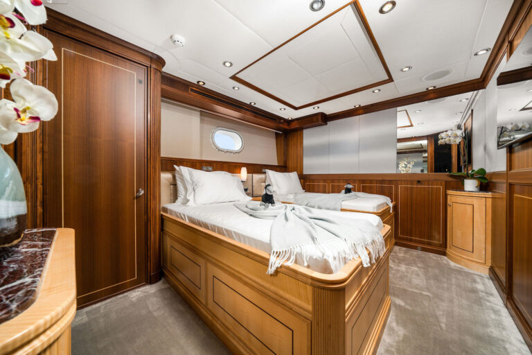 Twin Cabin