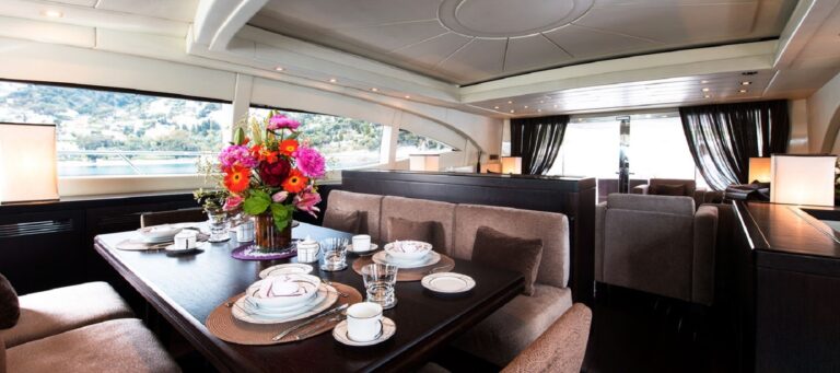 Main salon dining