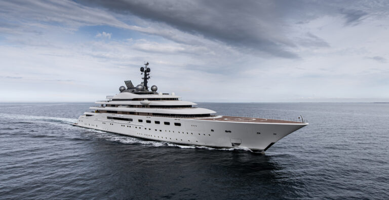 Mega Yacht Blue