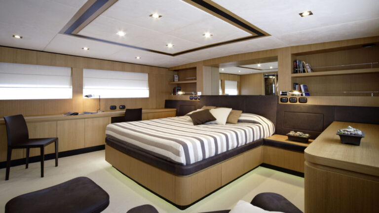 Main deck master suite