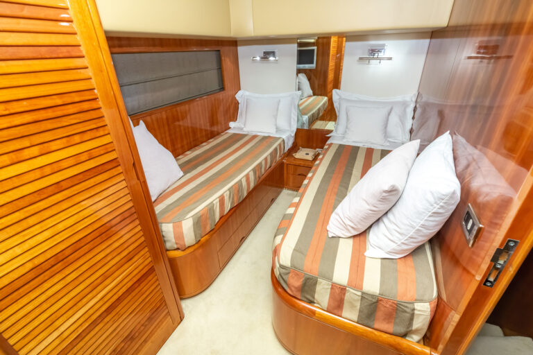 Twin Cabin