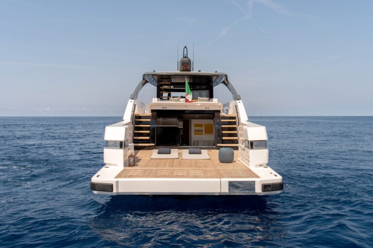 Stern View (sistership)