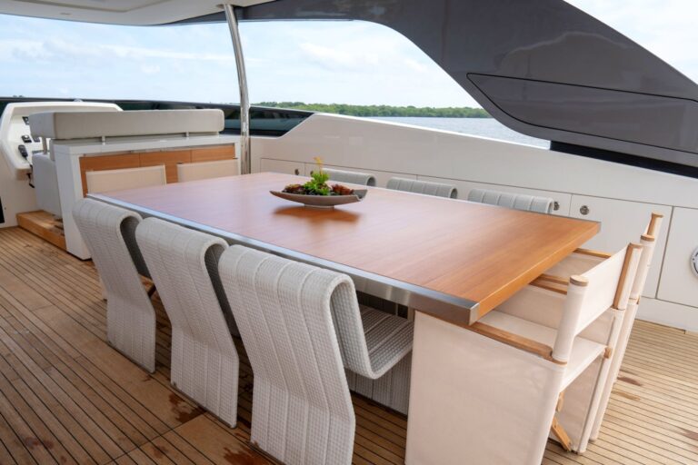 Flybridge Dining