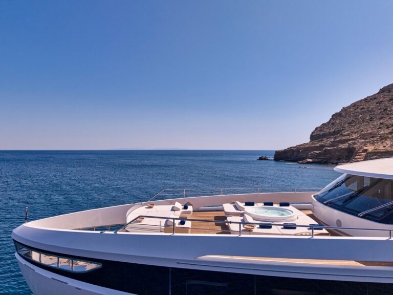Foredeck Relaxation Area