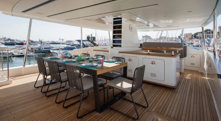 Sun Deck Dining