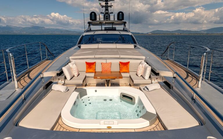 Exterior Relaxation Area With Bath