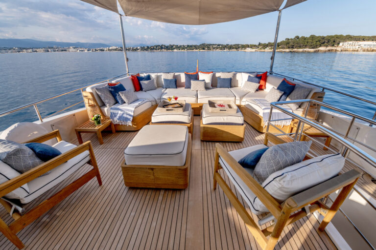 Aft Deck Seating