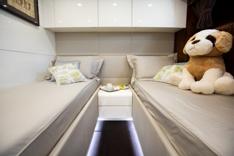 Twin Cabin