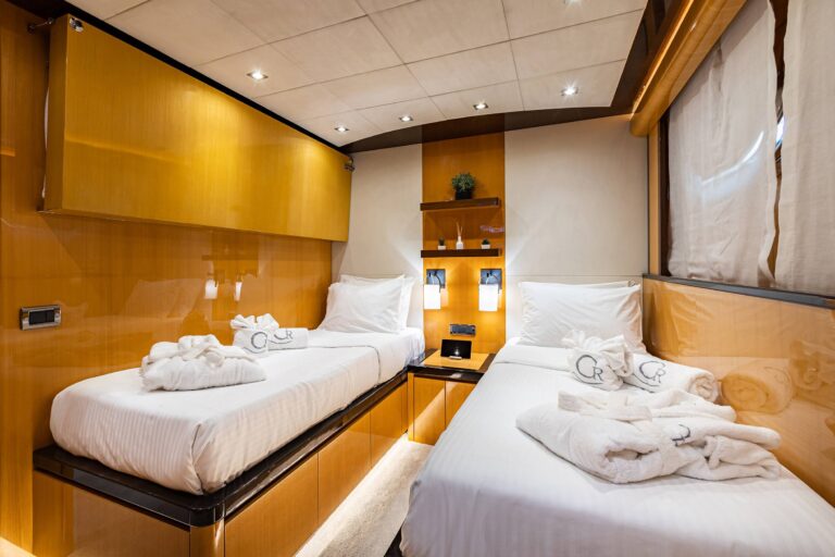 Twin suite