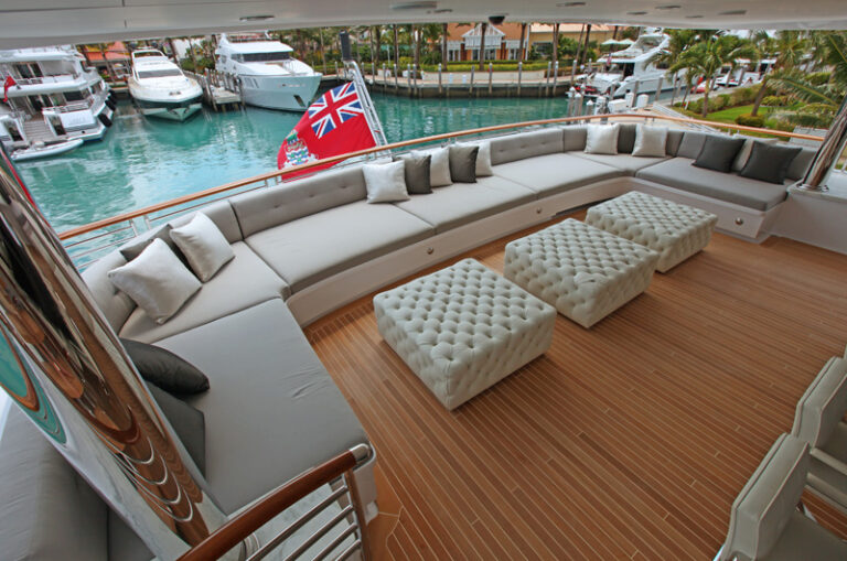 MY CARPE DIEM - Skylounge aft deck
