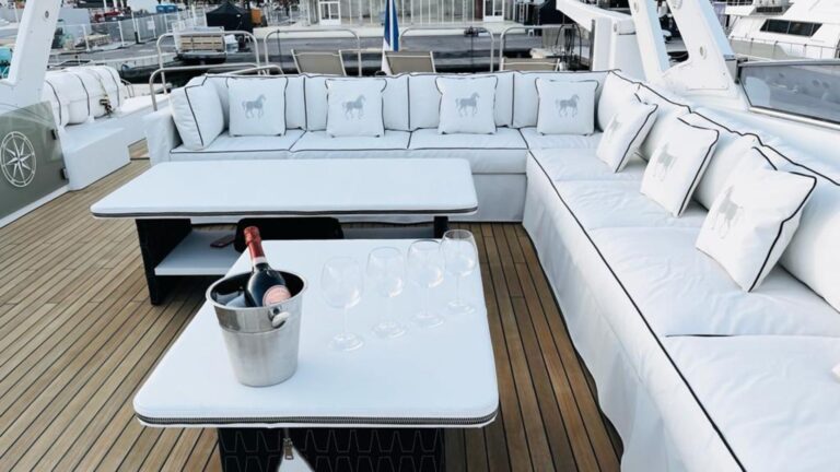 Sun Deck Lounge
