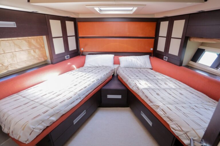 Twin Cabin
