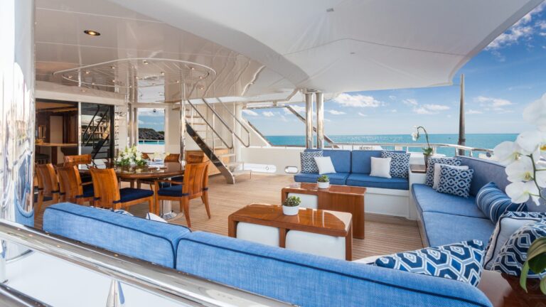 Aft Deck Seating And Dining