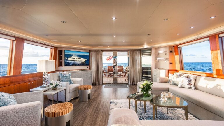 Main salon view aft
