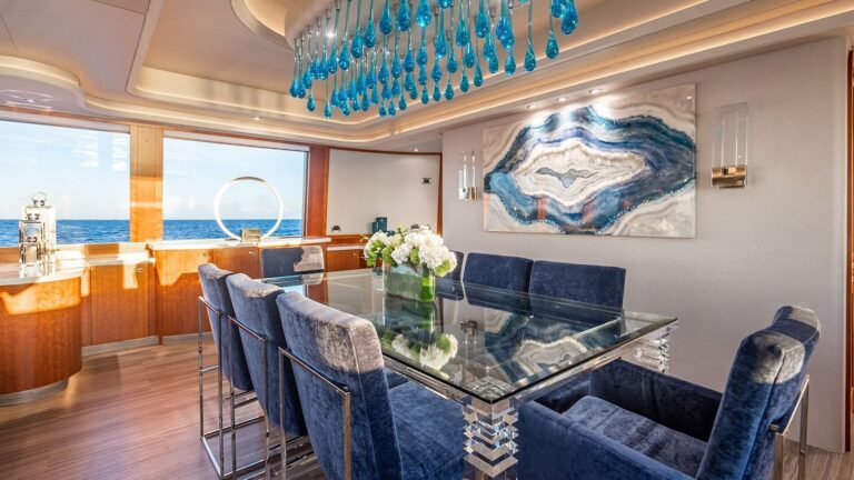Main salon dining