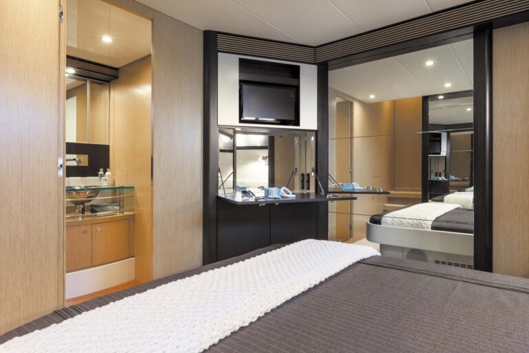 Double Cabin