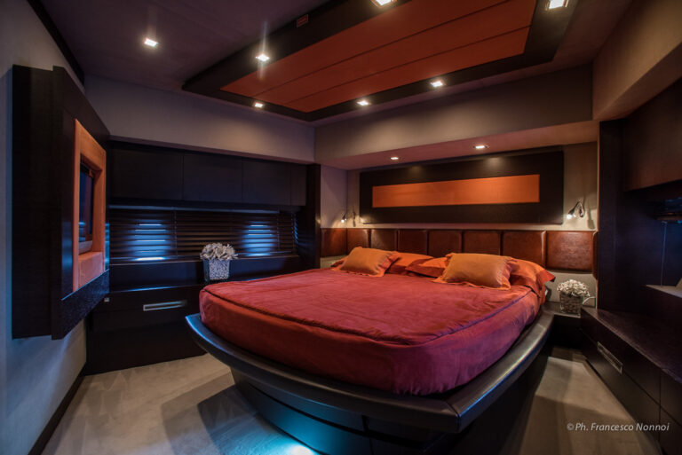 MY CHIMERA - VIP cabin