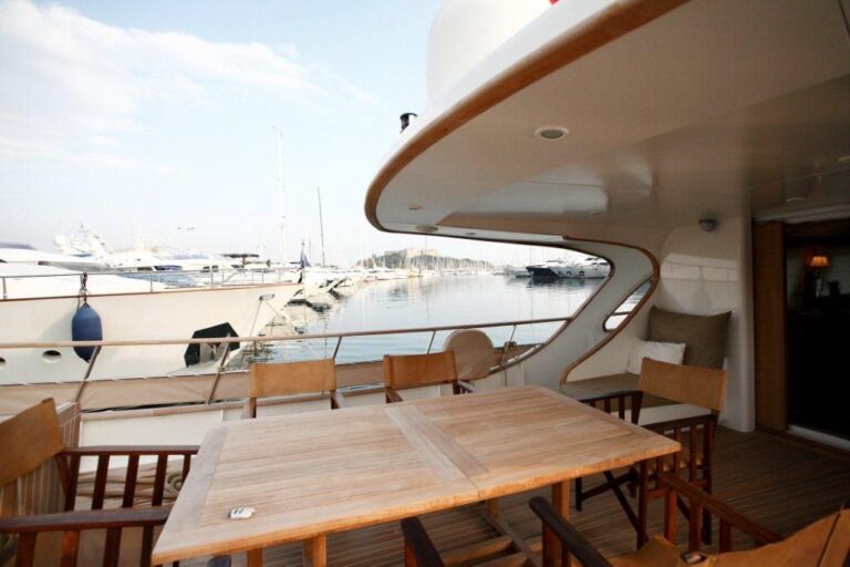 MY CONQUEST OF 1966 - Aft deck