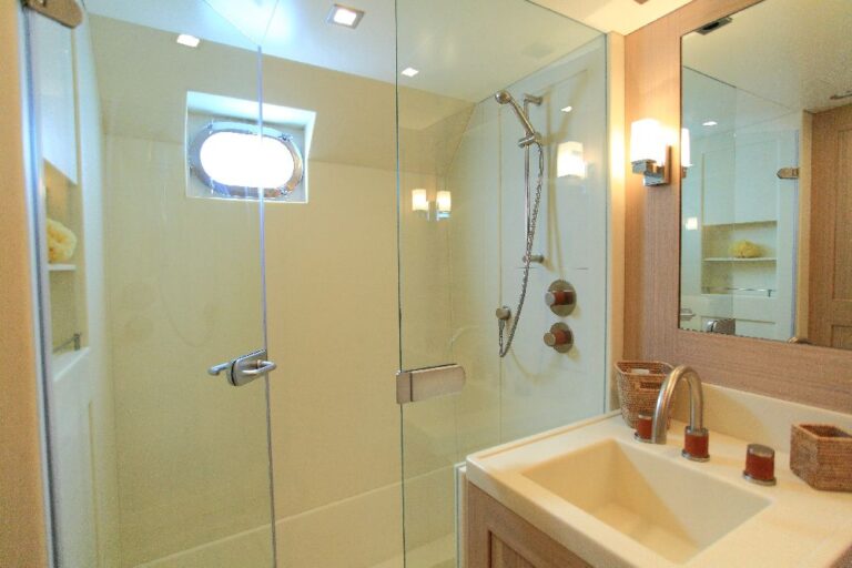 MY CONQUEST OF 1966 - Master ensuite