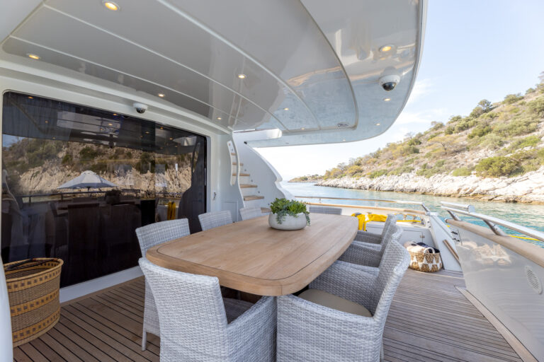 Main deck aft