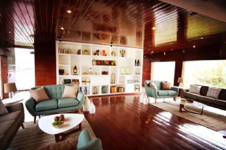 Saloon