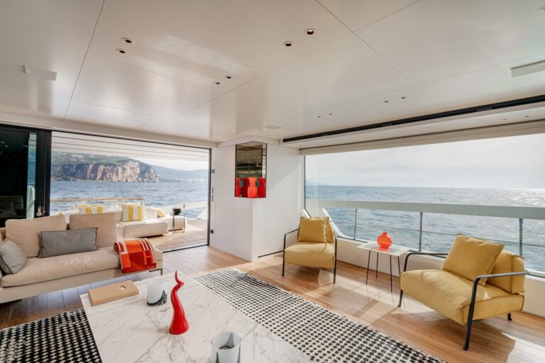 Main Salon Lounge