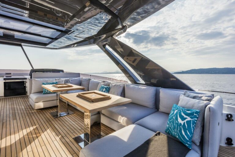 Sun Deck Dining