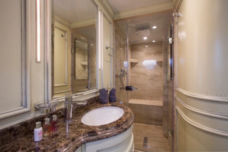 MY DESTINY - Ensuite