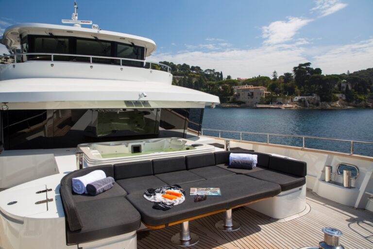 MY DESTINY - Foredeck