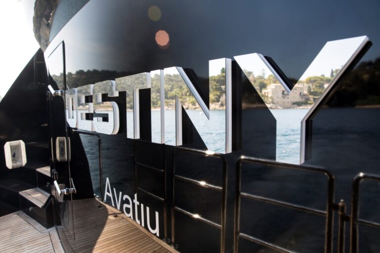 MY DESTINY - Transom