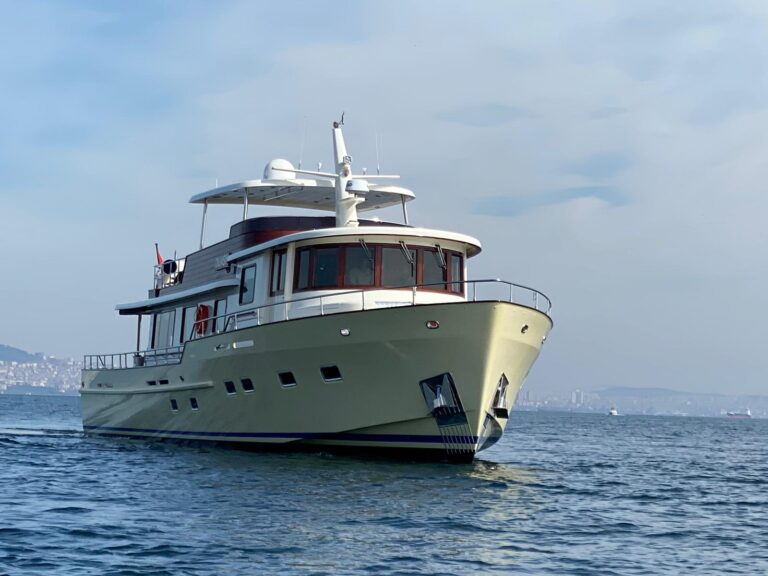 Motor yacht DILNISIN