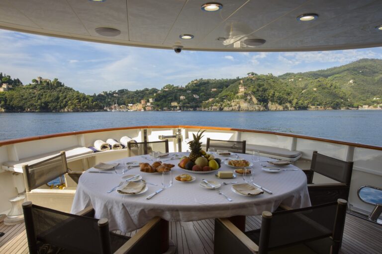 Main Deck Dining