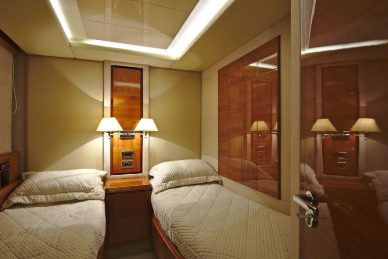 Twin Cabin