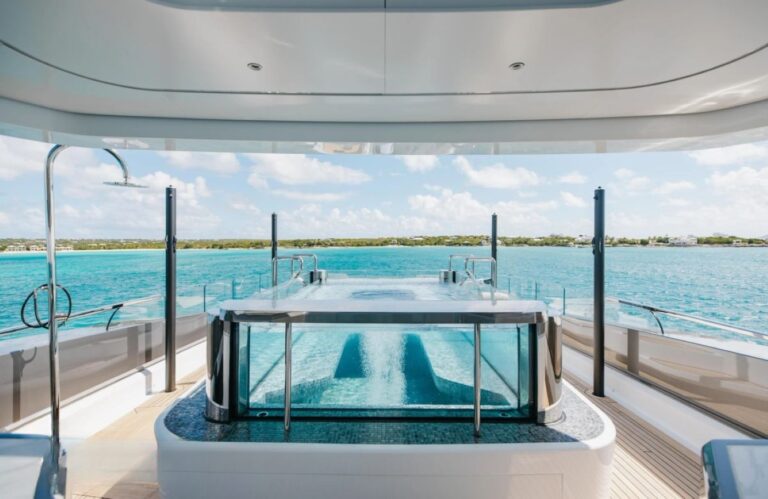 Exterior Sunbathing Area