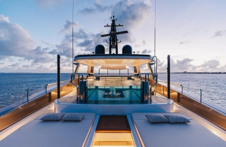Exterior Sunbathing Area