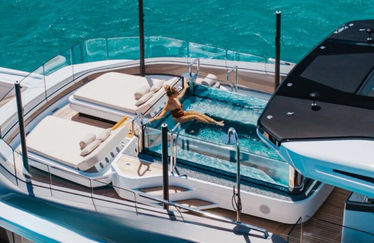 Exterior Sunbathing Area