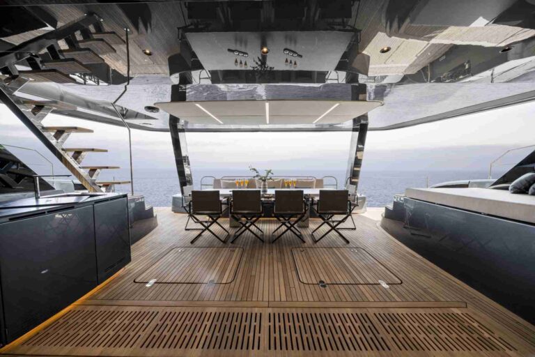 Aft Cockpit